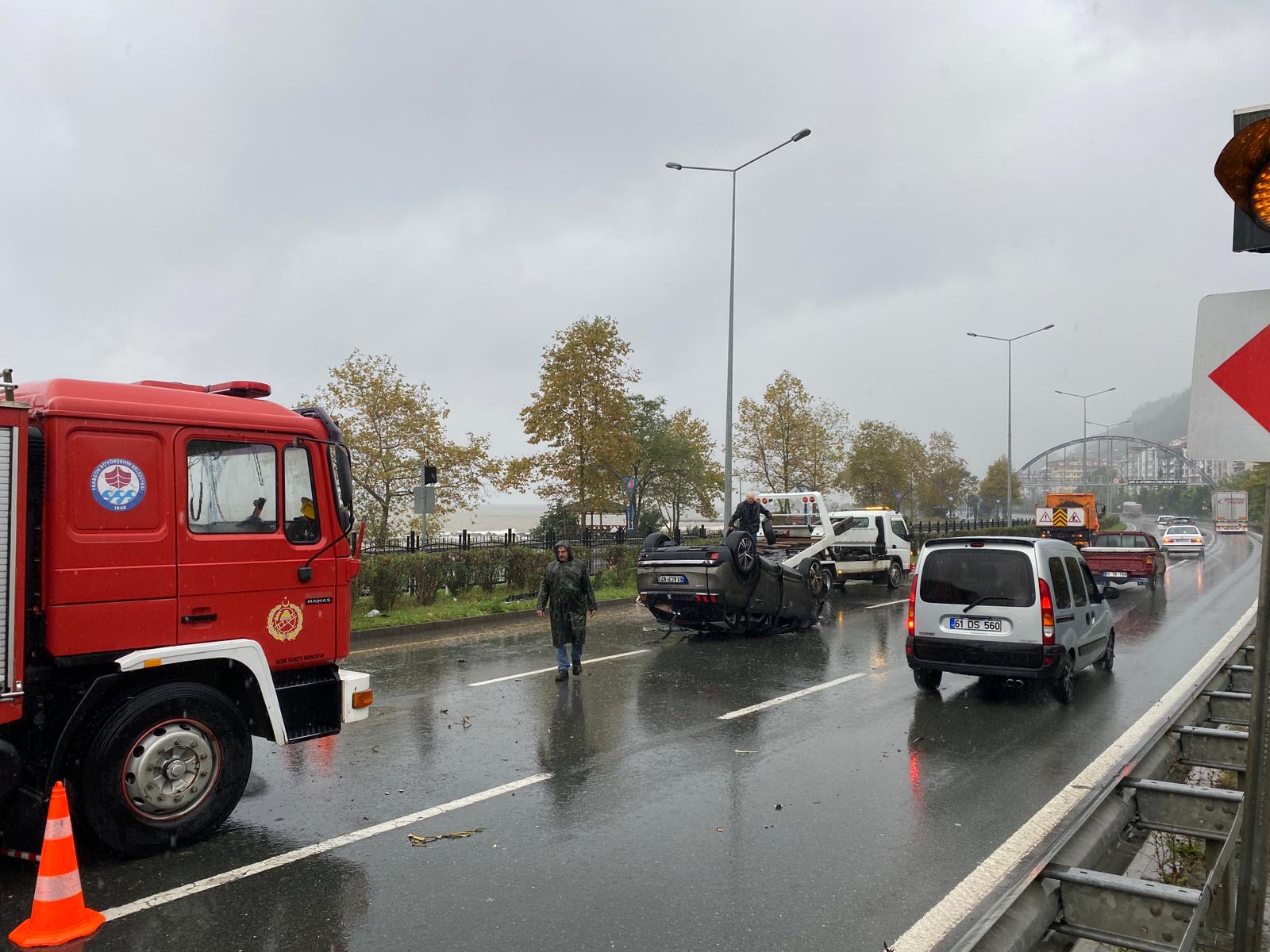 Trabzon’da otomobilin takla attığı kazada akademisyen çift yaralandı