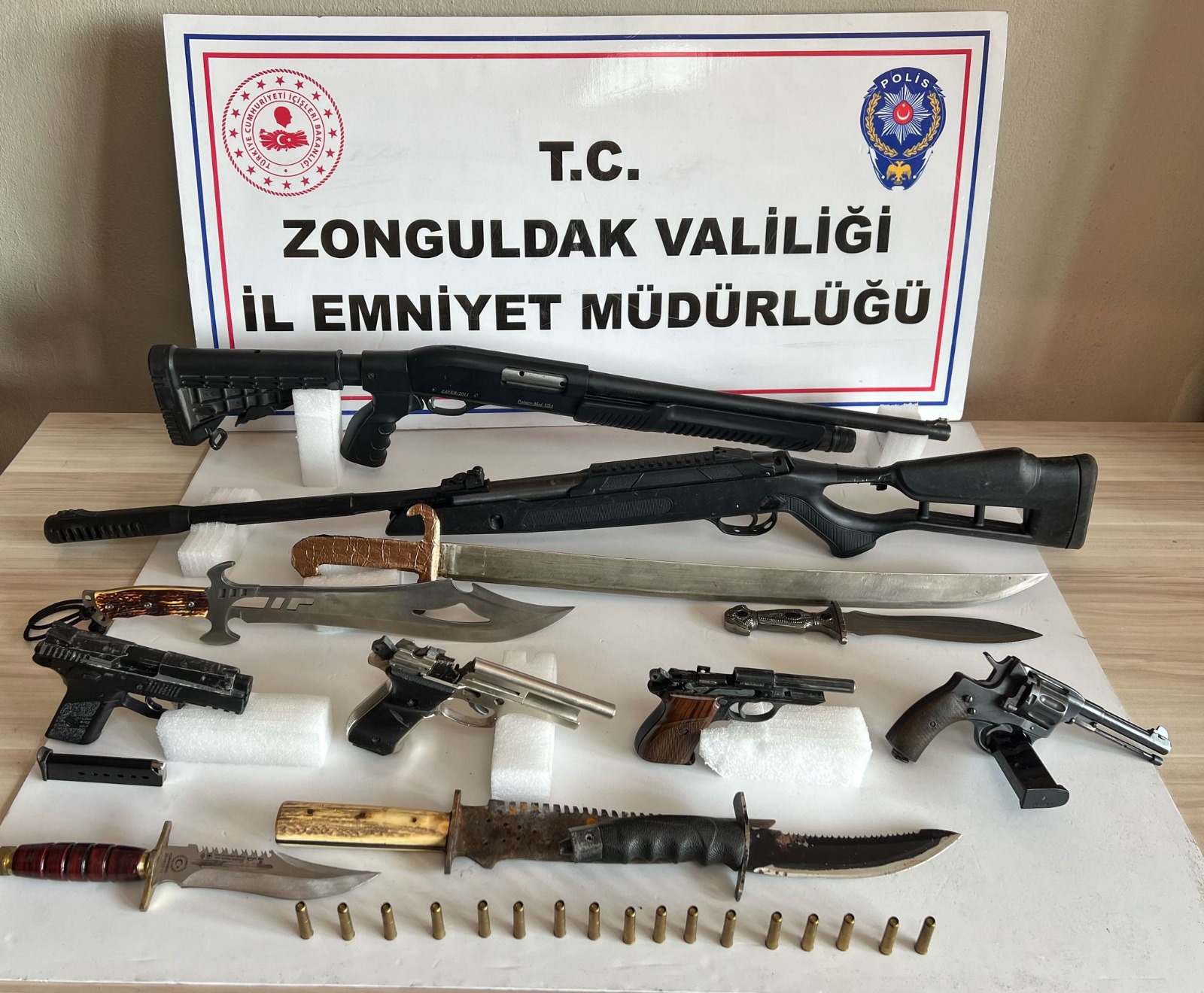 Zonguldak’ta “Kafes” operasyonu kapsamında 18 kişi yakalandı