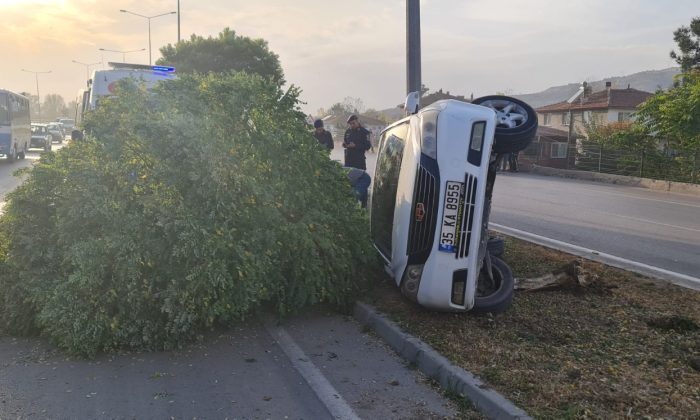 Amasya’da devrilen otomobildeki 4 kişi yaralandı
