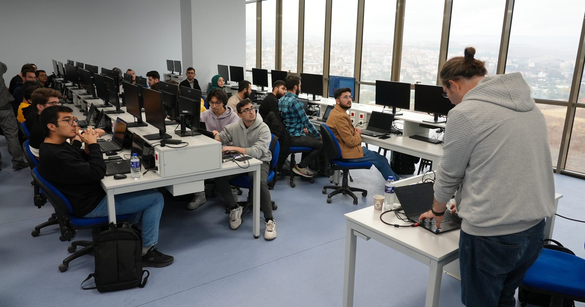 Karabük’te “Siber Vatan” projesiyle nitelikli siber güvenlik uzmanları yetiştiriliyor