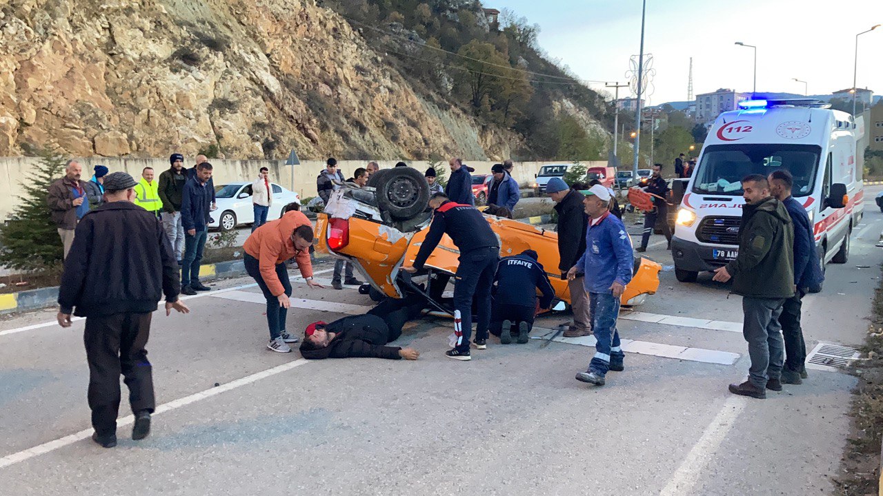 Karabük’teki trafik kazasında 1 kişi öldü, 4 kişi yaralandı