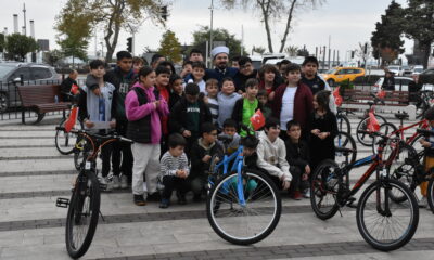 Ordu’da okullardaki ara tatilde camiye gelen 30 çocuğa bisiklet verildi