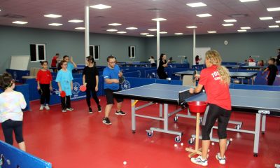 Sinop’ta 200’e yakın genç ve çocuk masa tenisi öğreniyor