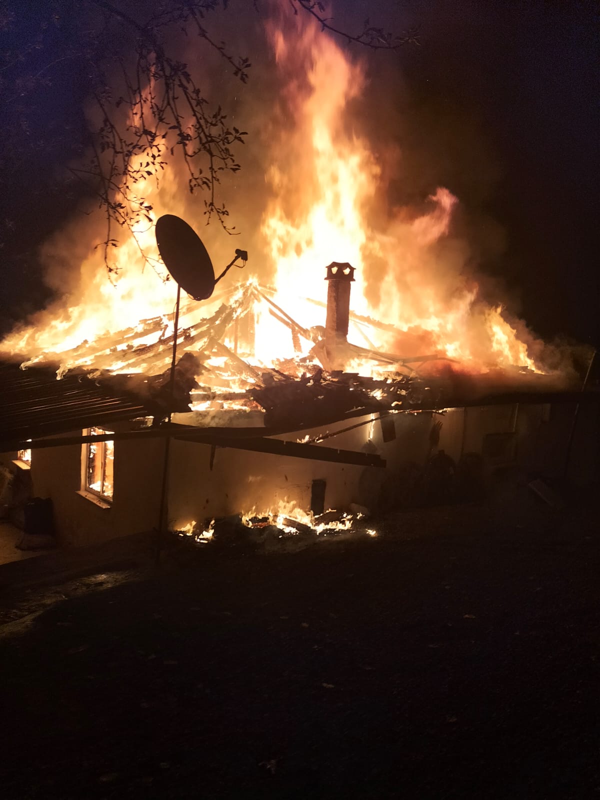 Bolu’da yangın çıkan ev kullanılamaz hale geldi