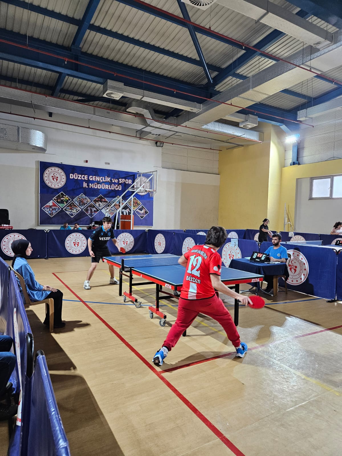 Düzce’de okullar arası hentbol ve masa tenisi müsabakaları tamamlandı