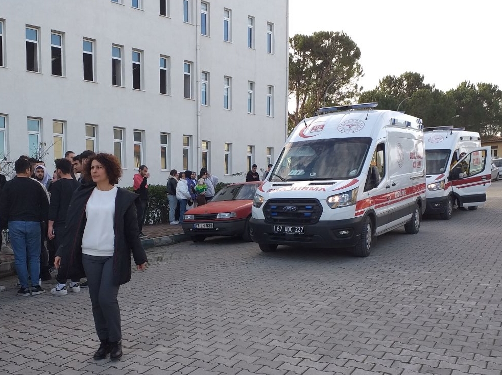 GÜNCELLEME – Zonguldak’ta gıda zehirlenmesi şüphesiyle hastaneye kaldırılan 34 öğrenci taburcu edildi