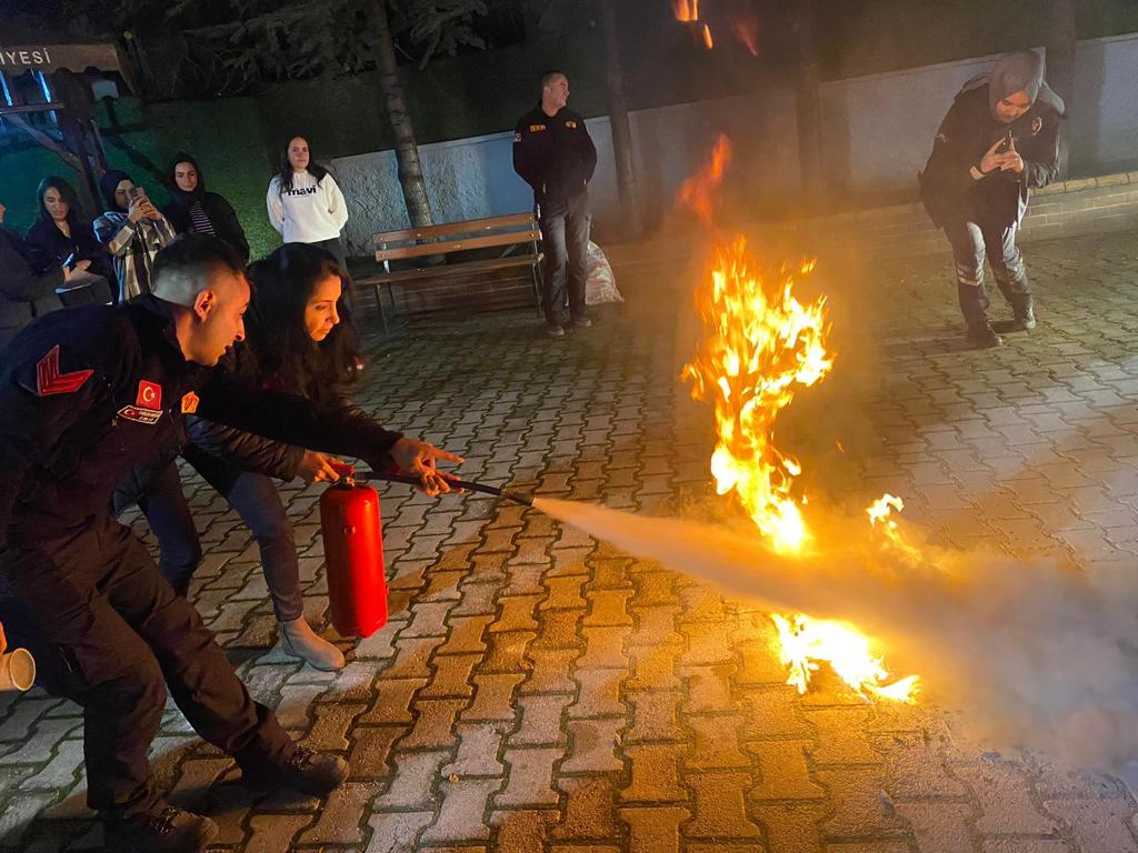 İskilip KYK öğrencilerine yangın eğitimi verildi