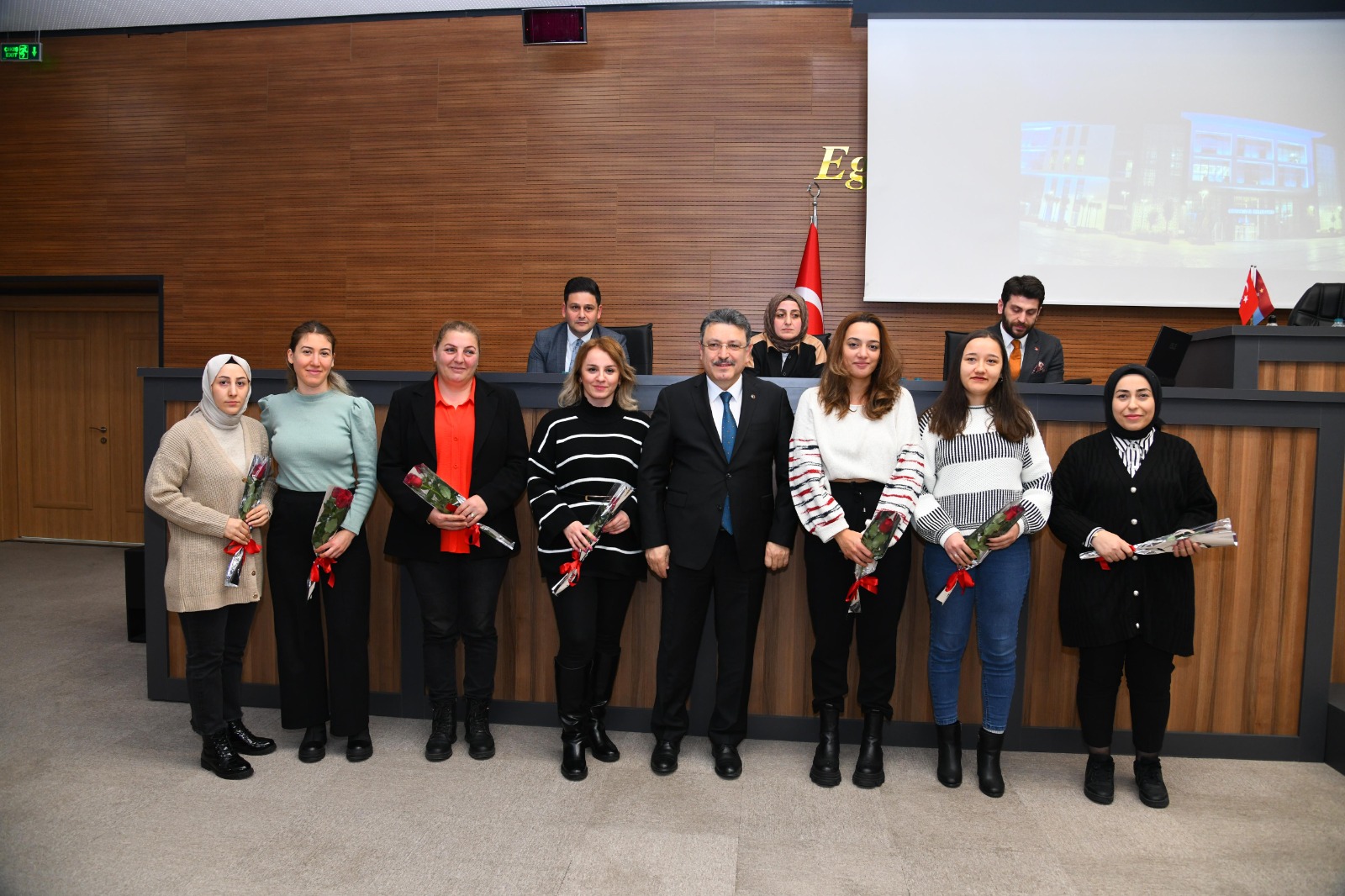 Ortahisar Belediye Başkanı Genç, 5 Aralık Dünya Kadın Hakları Günü’nü kutladı