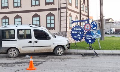 Samsun’da hafif ticari araçla scooter çarpıştı 2 kişi yaralandı