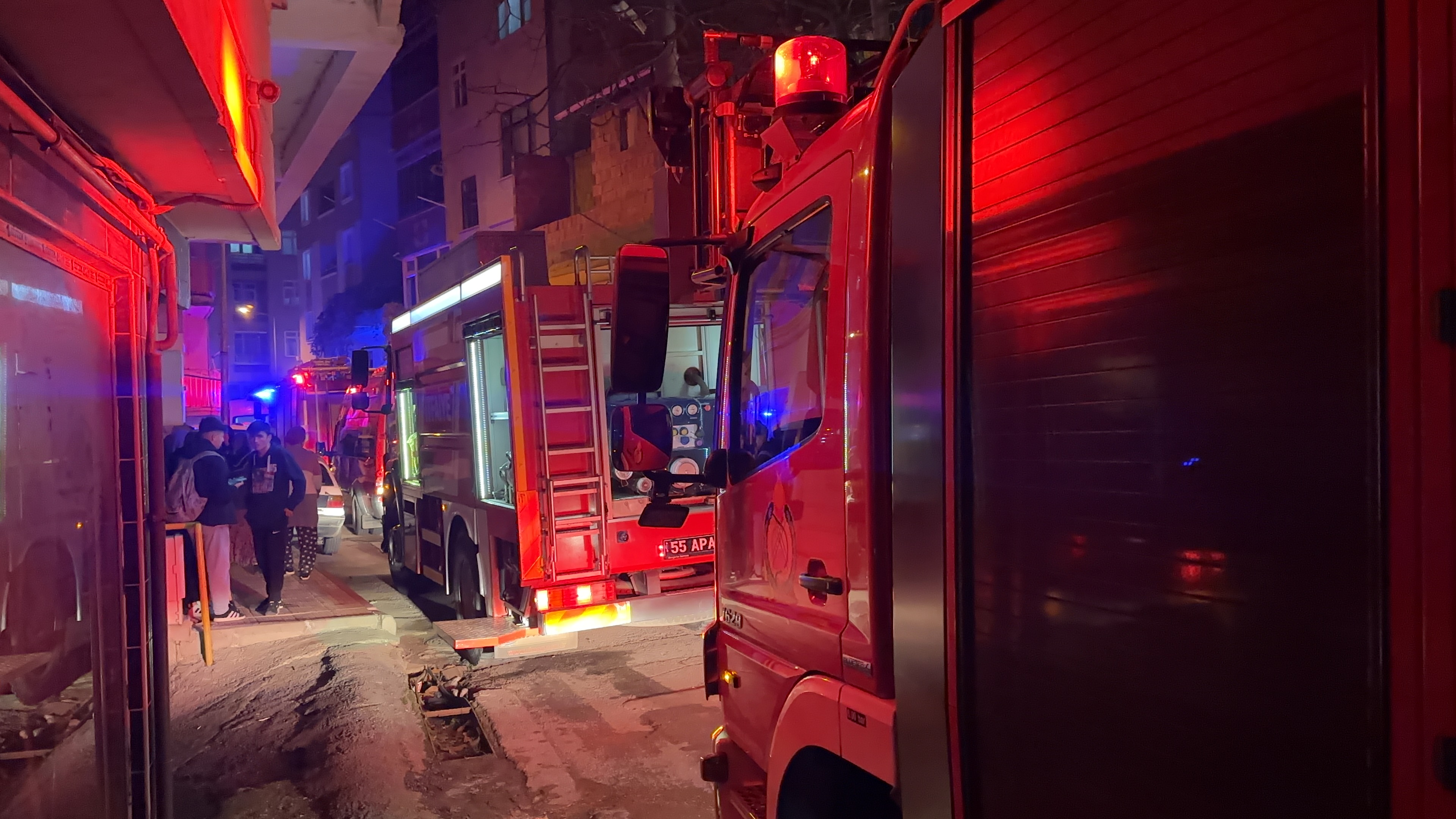 Samsun’da kundaklama iddiasıyla çıkan yangında iki daire kullanılamaz hale geldi