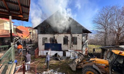 Şebinkarahisar’daki yangında iki ahşap evde hasar oluştu