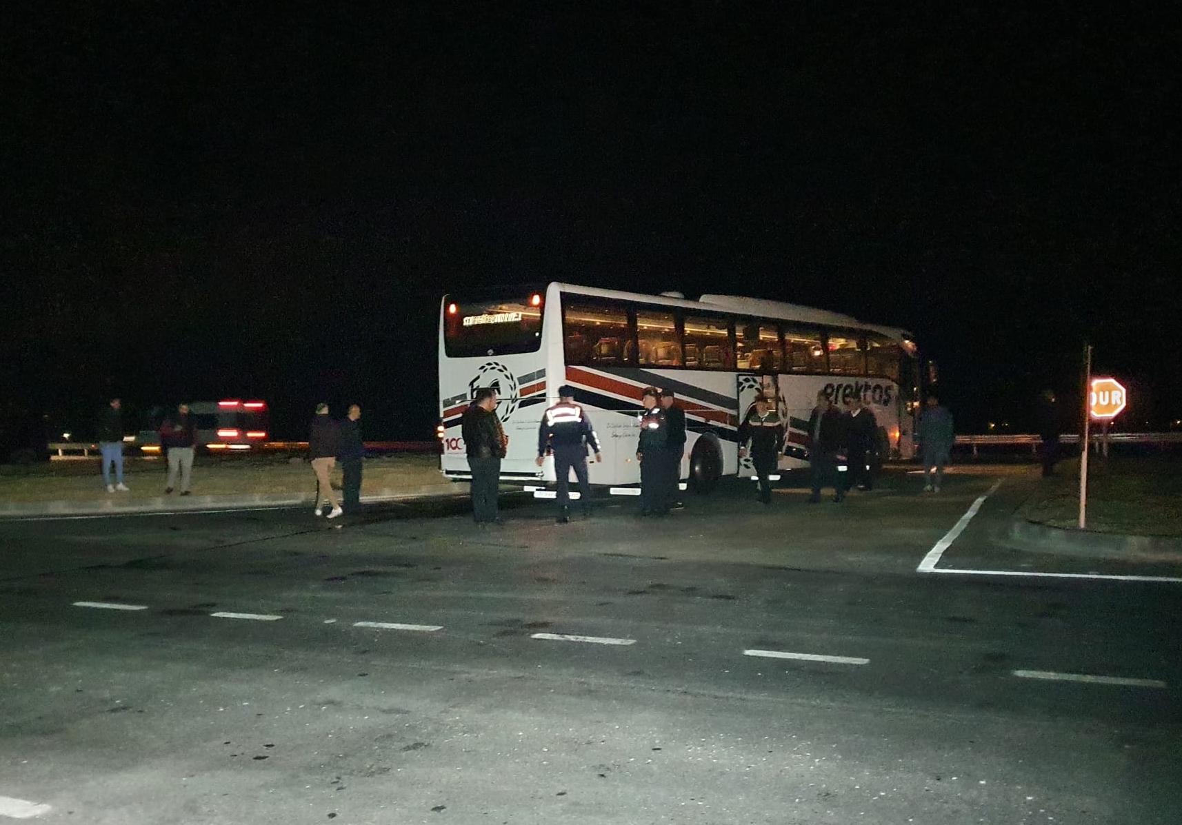 Tokat’ta tüfekle ateş edilen yolcu otobüsünde hasar oluştu