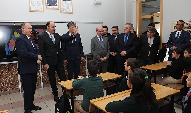Başkan Altay Karne Alan Tüm Öğrencileri Tebrik Etti