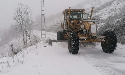 Canik Belediyesi, kar yağışına karşı çalışmalarına aralıksız devam ediyor.