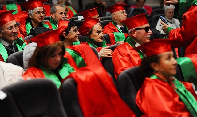 Karşıyaka 3 Yaş Üniversitesi’nde mezuniyet coşkusu