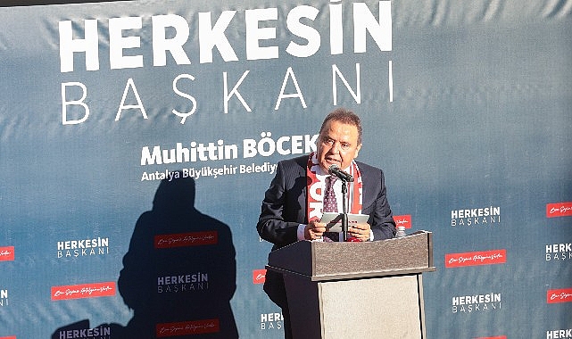 Yeniden aday gösterilen Başkan Böcek’e Ankara dönüşü coşkulu karşılama