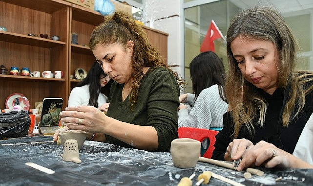 Yenişehirli kadınlar yaratıcılıklarını seramikle buluşturuyor