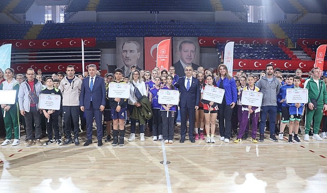 Okul Sporları Küçükler Voleybol Grup Müsabakaları İzmir’de Başladı