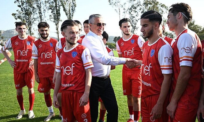 Başkan Topaloğlu’ndan futbolculara ziyaret