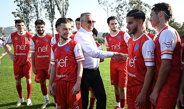 Başkan Topaloğlu’ndan futbolculara ziyaret