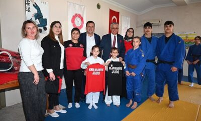 Kemer Belediyesi’nden judoculara malzeme desteği