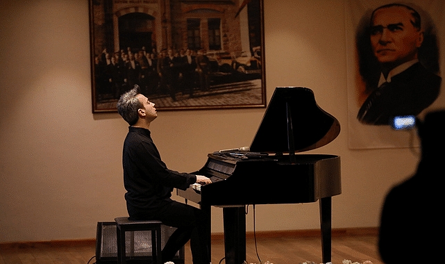 Türkiye’nin önde gelen piyanistlerinden Dengin Ceyhan Efes Selçuk’ta klasik müziğin kadın bestecilerinin eserlerine hayat verdi