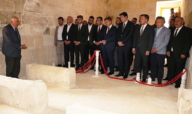 747. Türk Dil Bayramı ve Yunus Emre’yi Anma Etkinlikleri kapsamında Karamanoğlu Mehmetbey Balkusan’daki kabri başında anıldı