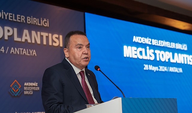 Antalya Büyükşehir Belediye Başkanı Muhittin Böcek, Akdeniz Belediyeler Birliği Başkanlığı’na seçildi