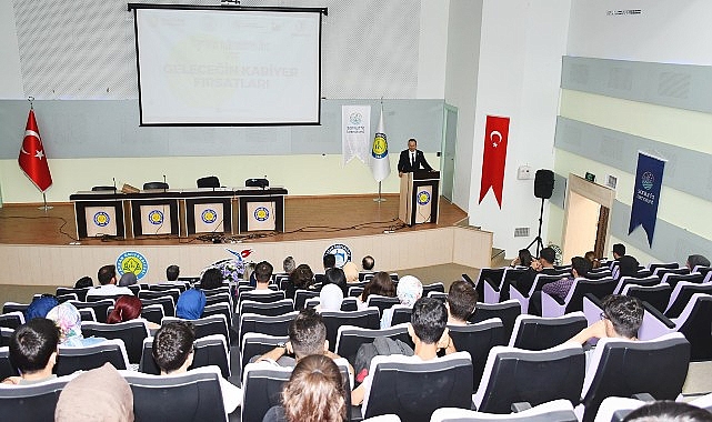 HarranUp Girişimcilik Konferansı: İŞ’te Liderlik ve Geleceğin Kariyer Fırsatları – Motivasyon Semineri Düzenlendi