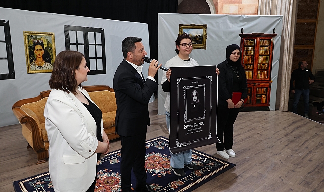 Nevşehir’de yeni kurulan Tozlu Sahne tiyatro ekibinin ilk oyunu olan ‘9 Canlı’ adlı polisiye komedi Kapadokya Kültür ve Sanat Merkezi’nde sahnelendi