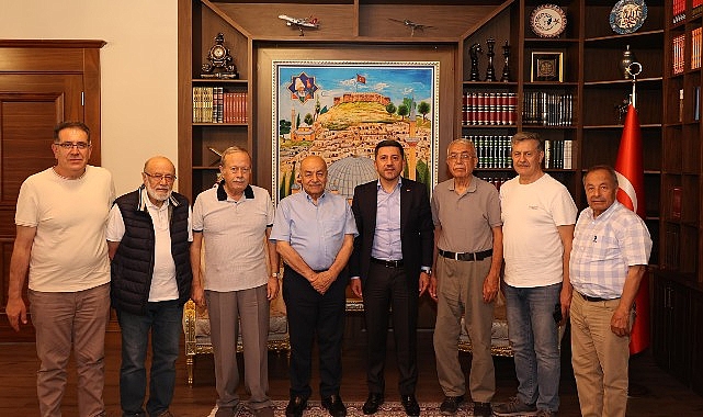 Eski Anavatan Partisi Genel Sekreteri ve 20. Dönem Nevşehir Milletvekili Abdulkadir Baş, Nevşehir Belediye Başkanı Rasim Arı’yı ziyaret etti