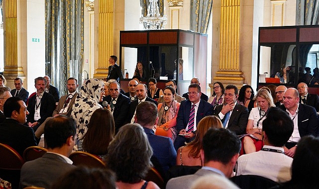 Ekrem İmamoğlu, Paris Belediye Başkanı Anne Hidalgo’nun ev sahipliğinde düzenlenen Ekolojik Geçiş için Belediye Başkanları Zirvesi’nde konuştu
