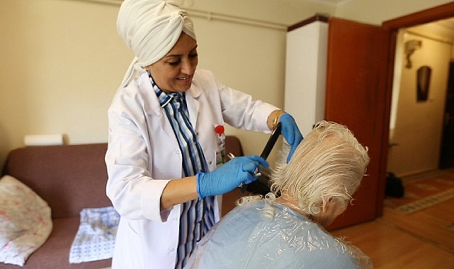 Küçükçekmece Belediyesi, Evde Bakım Hizmetiyle Yaşama Değer Katıyor