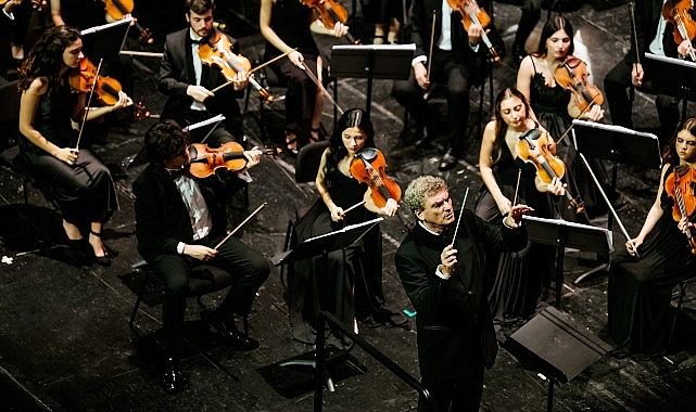 Türkiye Gençlik Filarmoni Orkestrası Atatürk Kültür Merkezi’nde unutulmaz bir konser verdi