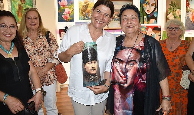 Foça Belediyesi Yenifoça Resim Kursiyerlerinin eserlerinin yer aldığı sergi, Belediye Başkanı Saniye Bora Fıçı ve sanatseverlerin katılımıyla açıldı