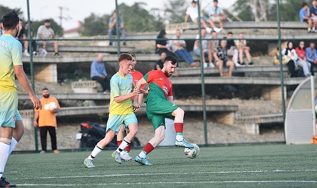 Yaz Akşamları Yıldızları Futbol Turnuvası Çetin Öten Kupası başladı