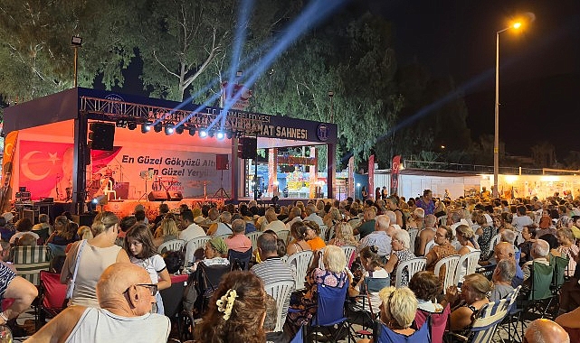 Aydın Büyükşehir Belediyesi’nin Aydın genelinde düzenlediği “Yaz Konserleri” etkinliği dün akşam Didim Akbük Limanı’nda gerçekleştirildi