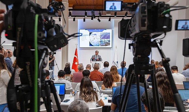 Başkan Tugay’dan “Körfez” çağrısı “Uzattığım el sıkılana kadar elimi havada tutmaya devam edeceğim”