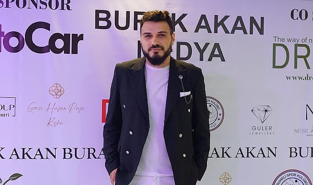 Burak Akan’dan yaza veda partisi