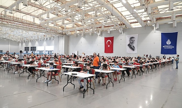 Yaz dönemi öncesi öğrencilerini mezun eden İBB Teknoloji Atölyeleri, 2024