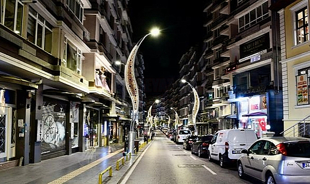 Çiftlik Caddesi’nin Aydınlatması Tamamlandı