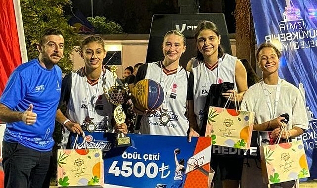 Sokak basketbolu rekabeti dostluk içinde tamamlandı İzmir Cup’a 93’üncü İEF’te muhteşem final