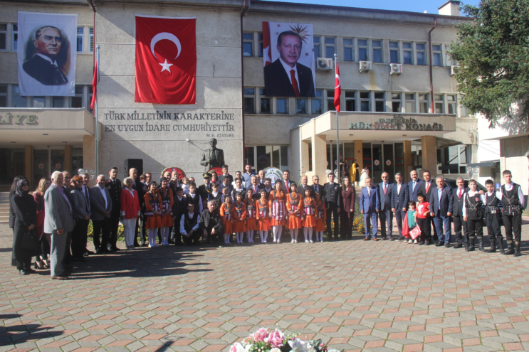 Trabzon Vakfıkebir’de Cumhuriyet coşkuyla kutlandı