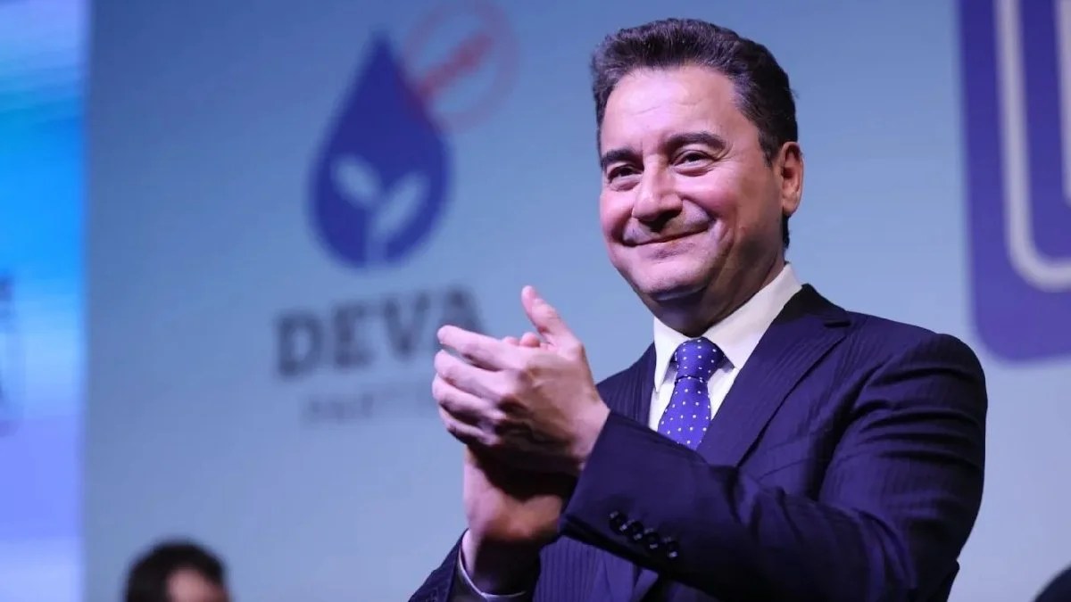 DEVA Partisi’nin 2. Olağan Büyük Kongresi’nde, Ali Babacan Genel Başkanlığa yeniden seçildi.