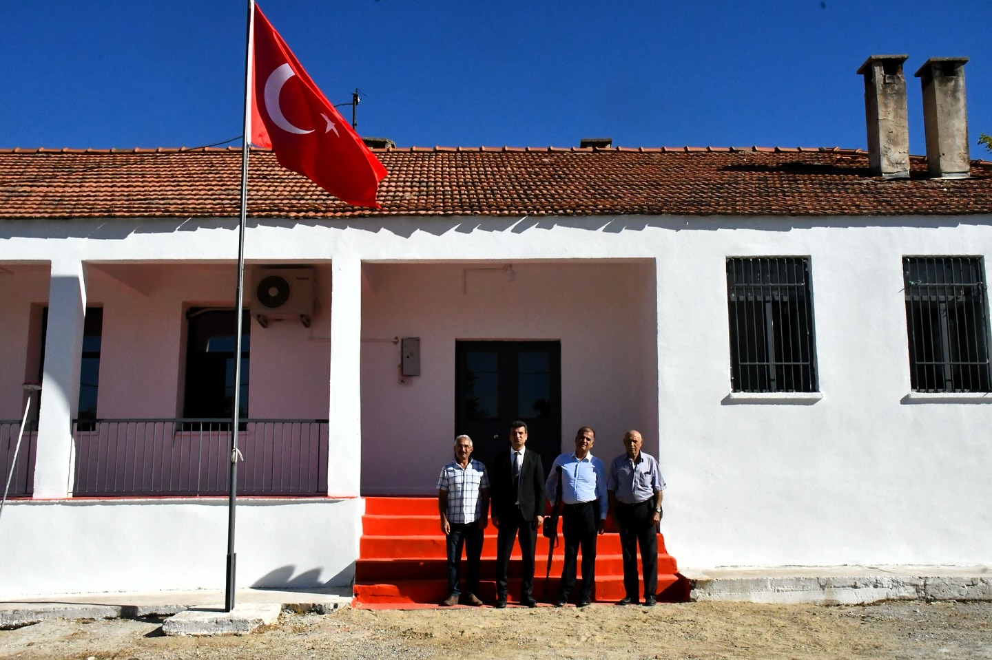 Gürçamlar İlkokulu’nun bakım ve onarım çalışmaları yerinde incelendi