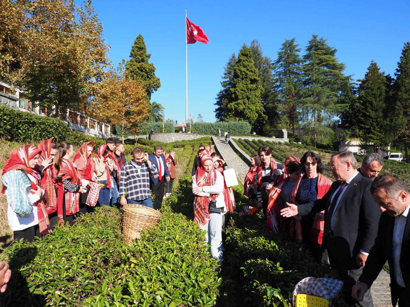 Makedonyalı gençler Rize’yi keşfediyor!