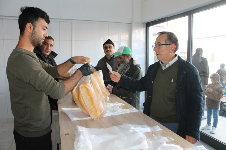 Çay Belediyesi ekmekte indirim yaptı