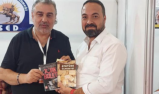 Değirmenci Tuyap Kitap Fuarında yazar Adnan ÖZ’E ziyaret