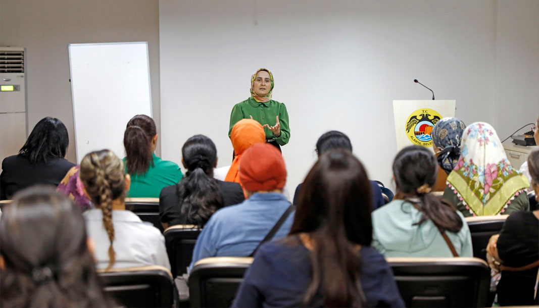 Alanya belediyesinden kanser tarama semineri