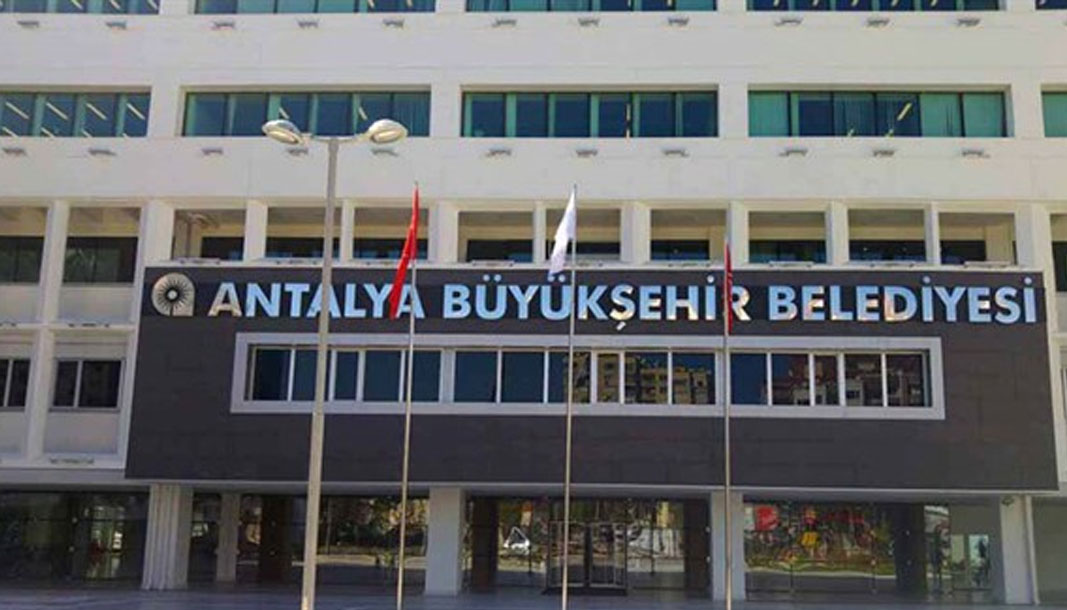 Fitch, Antalya Büyükşehir Belediyesi’nin kredi notunu yükseltti